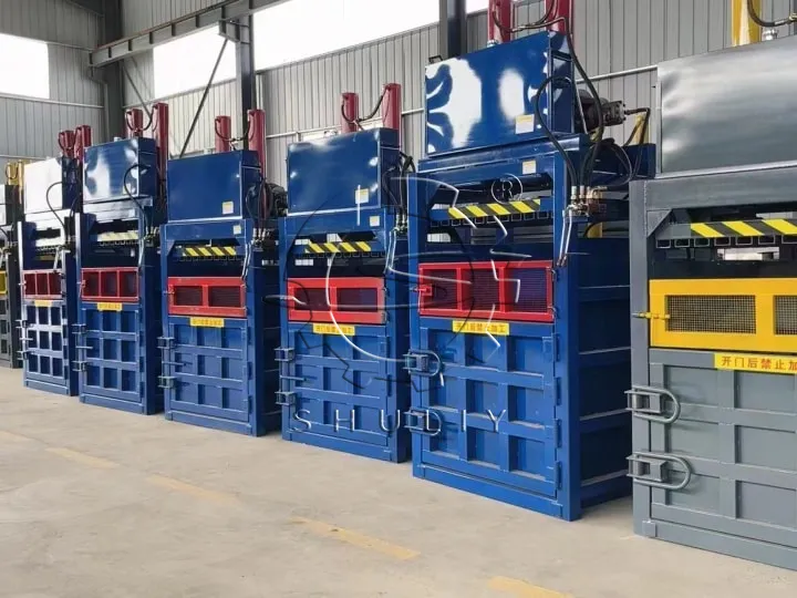 hydraulic baling machine